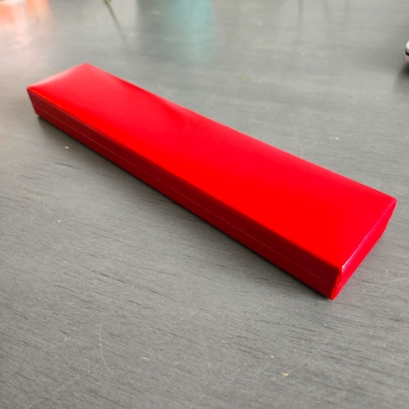 BECORA | Black Leather Strap Watch - Picture 3 of 12